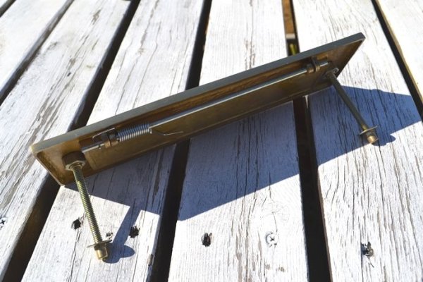 画像2: 真鍮製 ノッカー付ポスト口 SH2103 PB (2)