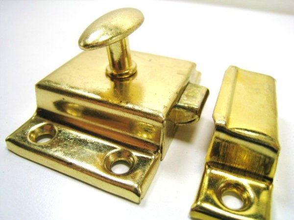 画像4: カップボードラッチ　金色　バネ付ラッチ C43005BP [A0111] (4)